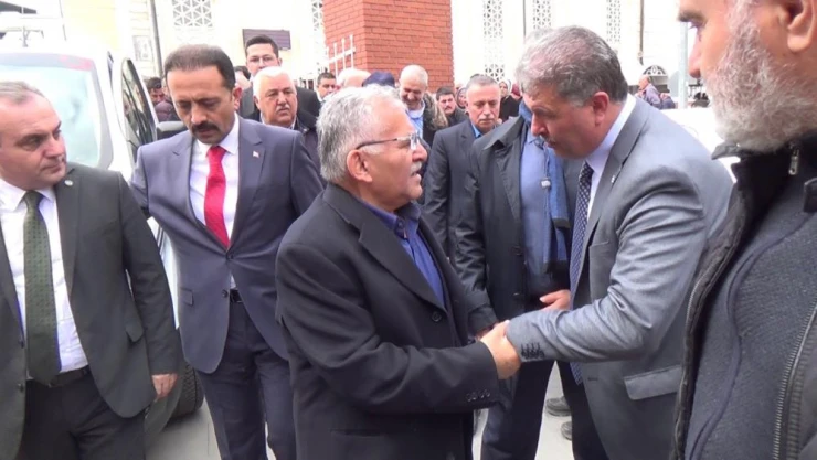 Başkan Büyükkılıç'ın Ablası Son Yolculuğuna Uğurlandı