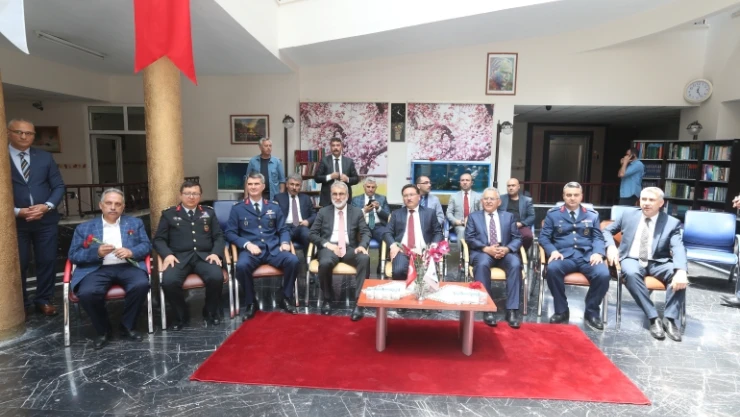 Başkan Büyükkılıç'tan Huzurevi sakinlerine bayram jesti