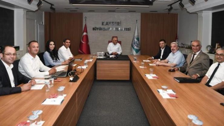 Başkan Büyükkılıç'tan OSB başkanlarıyla katı atık ve çevre konulu istişare toplantısı