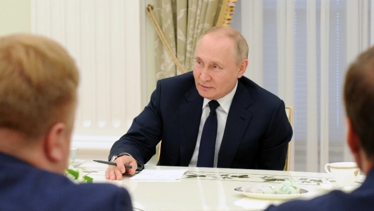 Batı bizi savaş alanında yenmek istiyorsa, bırakın denesinler