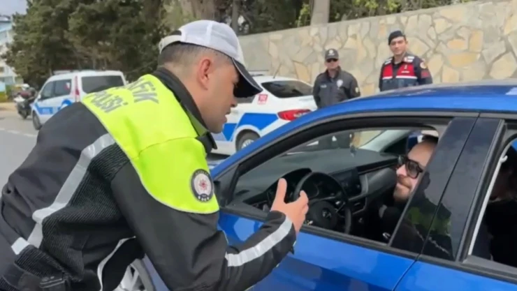 Bayram tatilinde 6 günde meydana gelen trafik kazalarında 48 kişi hayatını kaybetti, 6 bin 184 kişi ise yaralandı