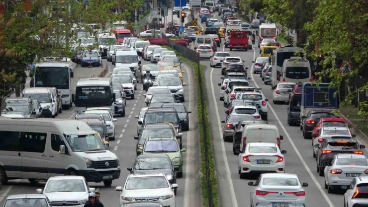 Bayram tatilinin 8 gününde trafik kazalarında 66 kişi hayatını kaybetti, 8 bin 352 vatandaş ise yaralandı
