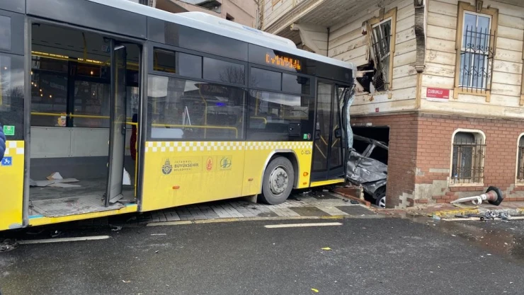 Beykoz'da pedalı sıkışan Özel Halk otobüsü dehşet saçtı: 6 yaralı