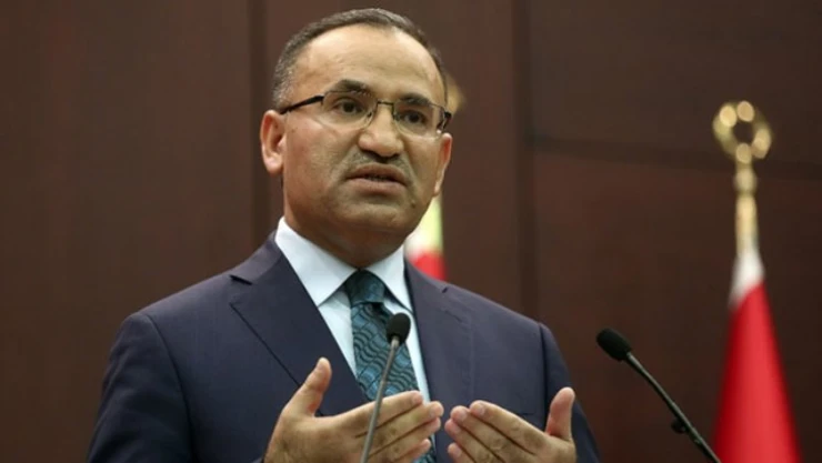 Bir ülkede 8 milyondan fazla dava var, iki kişi ile ilgileniyorlar