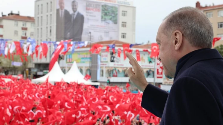 Bir yıl içinde 319 bin konutu depremzedelere teslim edeceğiz