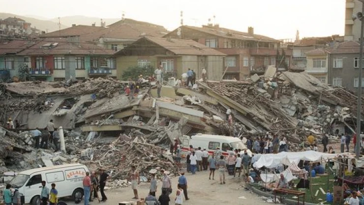 Bizim zihnimizin arkasında büyük İstanbul depremi var
