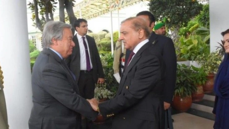 BM Genel Sekreteri Guterres, Pakistan'da selden etkilenen bölgeleri ziyaret etti