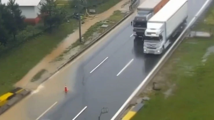 Bolu Dağı Tüneli'nin İstanbul istikametinde tek şerit trafiğe kapandı