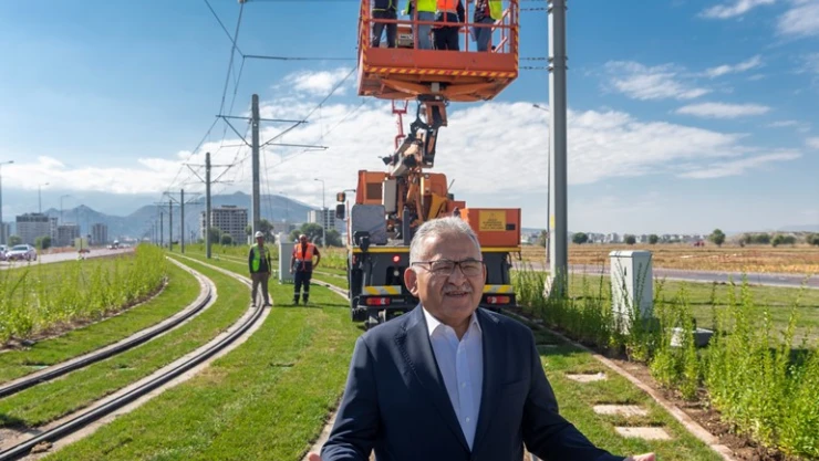 Büyükkılıç: 'Tramvay hattına 120 bin  fidan dikiyoruz'