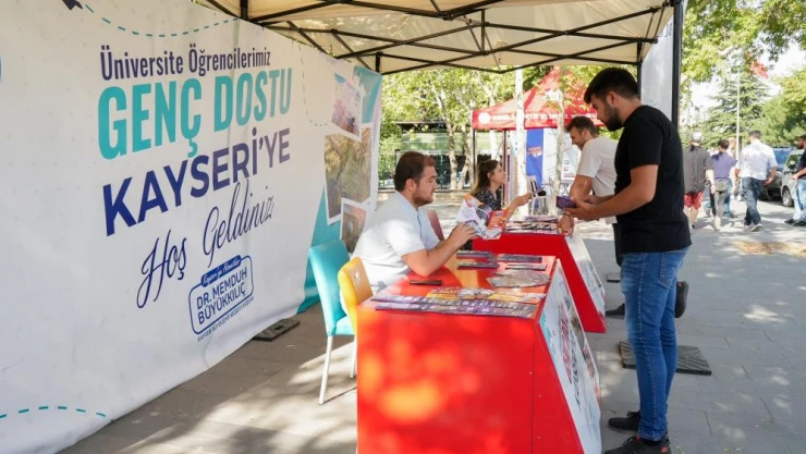 Büyükşehir 10 bin üniversiteliye 'hoş geldiniz' dedi