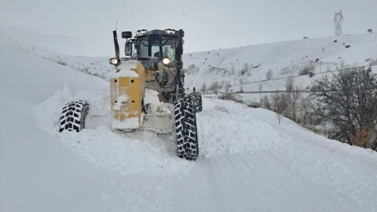 Büyükşehir, 449 mahalle yolunu ulaşıma açtı