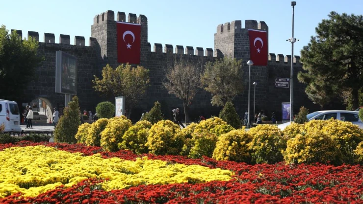 Büyükşehir, sonbaharda 1 milyon çiçek dikti