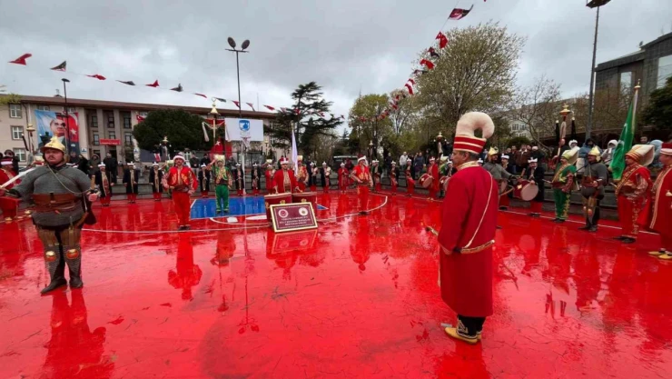 Çanakkale Deniz Zaferi'nin 110. yıl dönümü kutlamalarında mehteran gösterisi