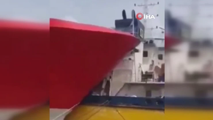 Cezayir'de yolcu gemisi ile petrol tankeri çarpıştı