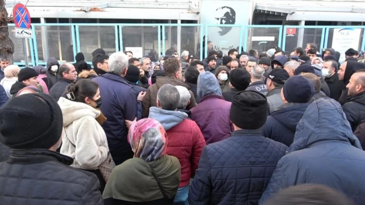 Cumhurbaşkanı Erdoğan EYT'yi açıkladı, vatandaşlar sıraya girdi
