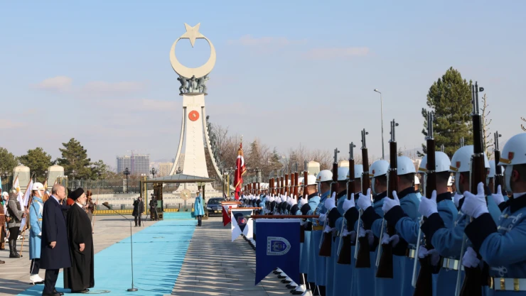 Cumhurbaşkanı Erdoğan, İran Cumhurbaşkanı Reisi'yi resmi törenle karşıladı