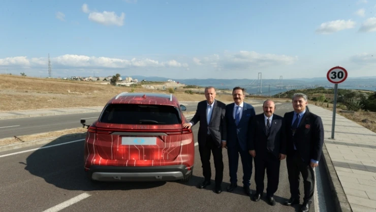 Cumhurbaşkanı TOGG'un direksiyonuna geçti