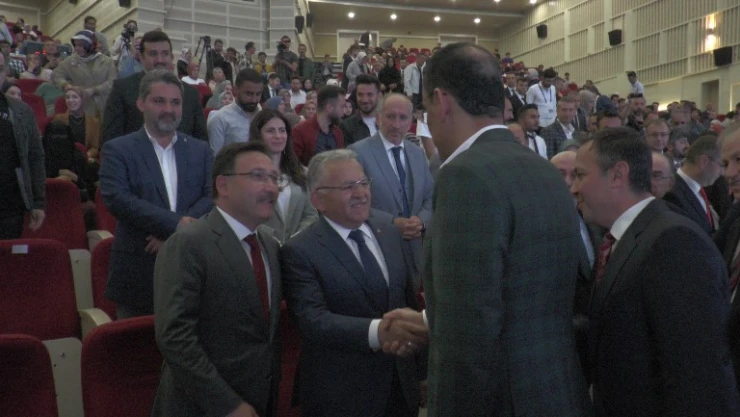 Cumhurbaşkanlığı Sözcüsü Kalın, Kayseri'de öğrencilerle buluştu