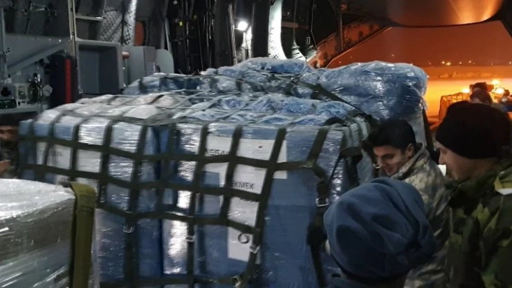 Depremlerin etkilediği illere 519 sortiyle kurtarma ekibi ve yardım malzemesi taşındı