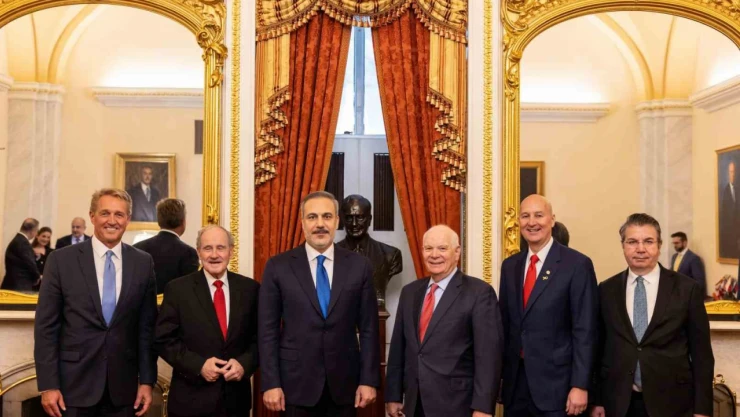 Dışişleri Bakanı Fidan, ABD Senatosu Dış İlişkiler Komitesi Başkanı Cardin ile görüştü
