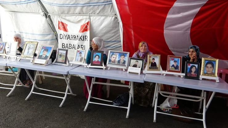 Diyarbakır Annelerinin evlat nöbeti bin 26'ncı gününde
