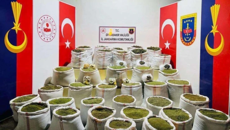 Diyarbakır'da yüklü miktarda uyuşturucu ele geçirildi