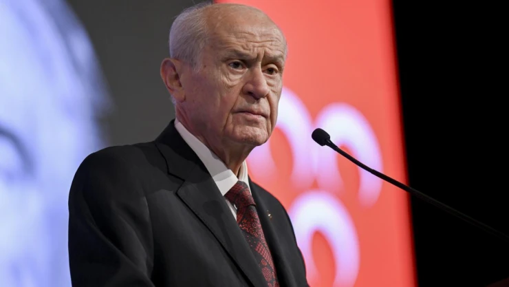 Dünyanın hiçbir medeni ülkesinde devletine şiddet saçan bir muhalefet anlayışına tesadüf edilmemiştir.
