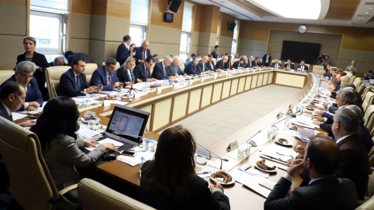 Ekonomiye ilişkin torba kanun teklif Plan ve Bütçe Komisyonunda kabul edildi