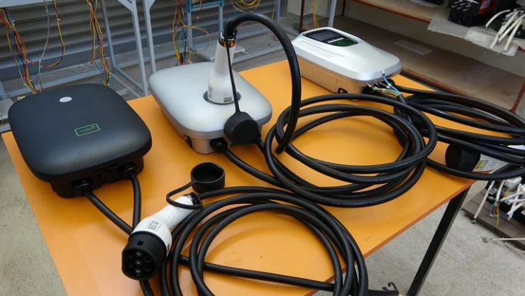 Elektrikli araçlar için şarj ünitesi üretildi