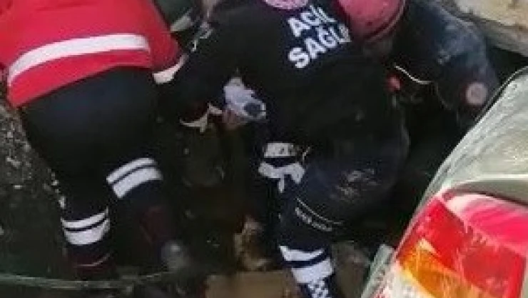 Enkazdan 33 saat sonra kurtarılan 14 aylık Arya, ikizi Azra'ya kavuşacak