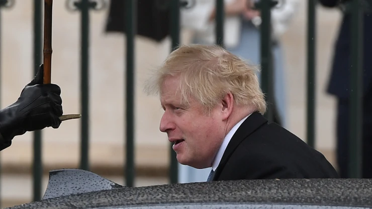 Eski İngiltere Başbakanı Johnson'un parlamentoyu 'kasten' yanılttığı tespit edildi