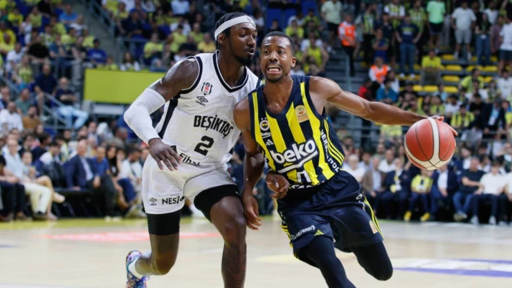 Fenerbahçe, final serisinde 2-0 öne geçti