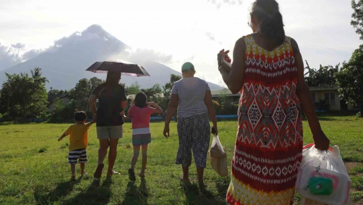 Filipinler'de yanardağ çevresinden tahliye edilenlerin sayısı 18 bine yaklaştı