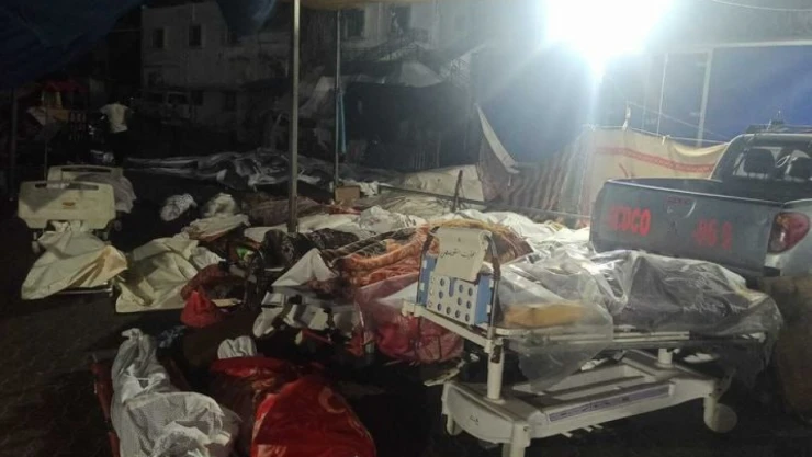 Filistin Kızılayı: İsrail, Şifa Hastanesi'nden yaralıları ve hastaları tahliye eden konvoyu 5 saattir bekletiyor