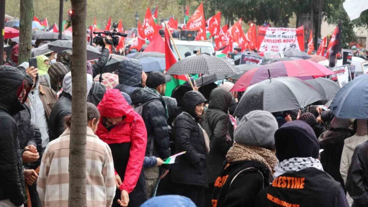 Fransa'da Filistin'e destek yürüyüşü
