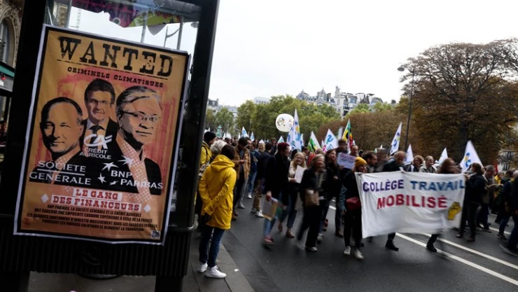Fransa'da planlanan emeklilik reformu ve hayat pahalılığı protestosu