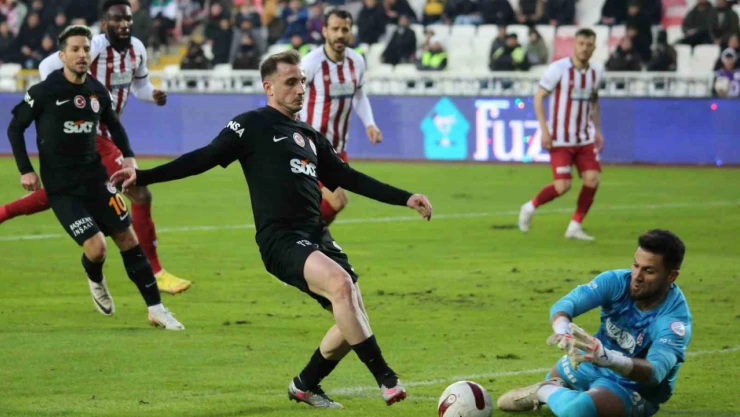 Galatasaray ile Sivasspor 36. randevuda