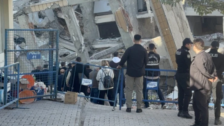 Gebze'de Çöken Binanın Enkazında Savcılık ve Bilirkişi İncelemesi