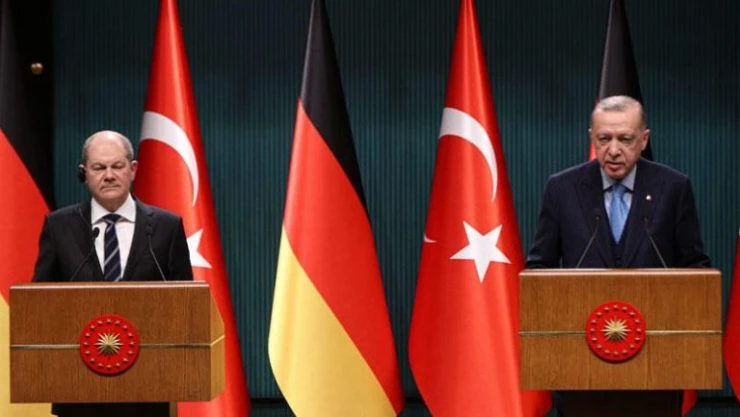 Gerçek dost kendini zor günde belli eder