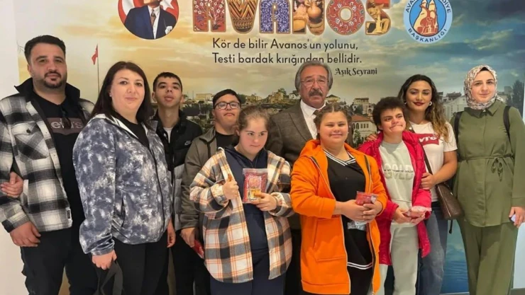 Gevher Nesibe Özel Eğitim Okulu Öğrencilerinden Başkan Sarıtaş'a Ziyaret