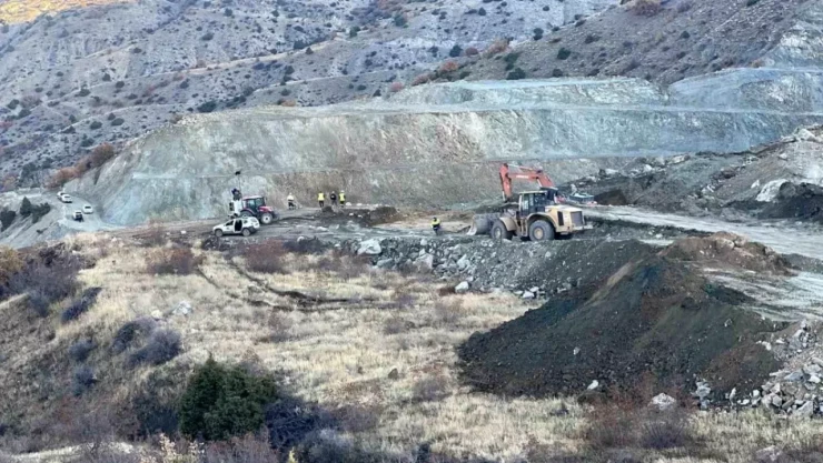 Göçük altında kalan madenciyi arama çalışmaları 18 gündür sürüyor