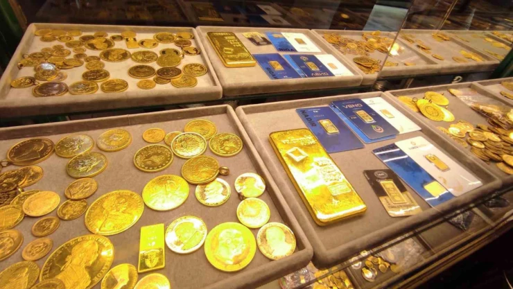 Gram altın rekor seviyede, gümüşe de ilgi artıyor