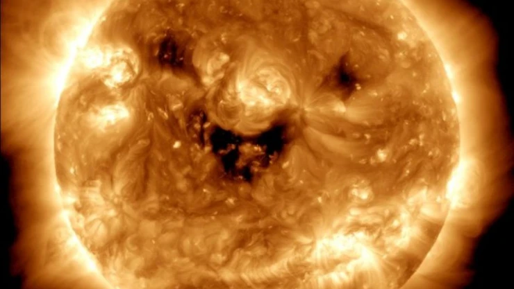 Gülümseme göründüğü kadar dost canlısı değil