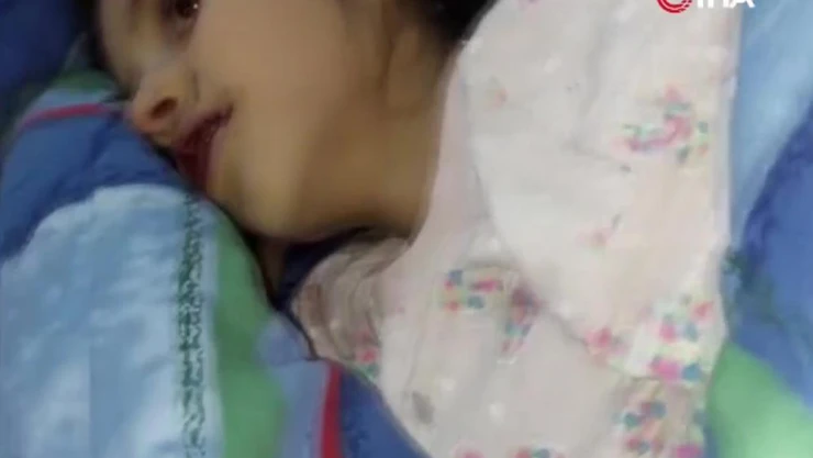 Hatay'da 96 saat sonra enkaz altından çıkartılan 8 yaşındaki Asya'nın ilk sözü Bismillahirrahmanirrahim oldu