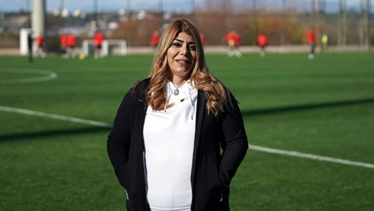 Hepimizin ayaklarının yere basması gerekiyor.