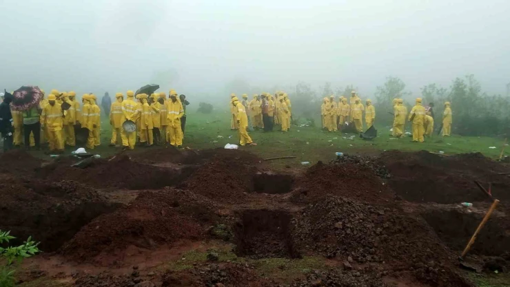 Hindistan'da toprak kayması: 22 ölü