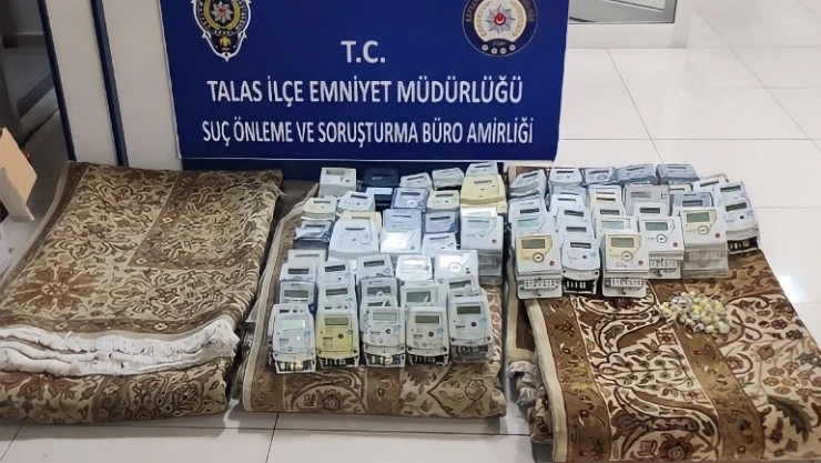 Hırsızlık çetesini çökerttildi: 600 bin TL'lik İran halısı ele geçirildi