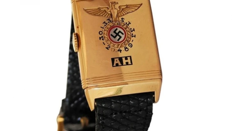 Hitler'in saati tartışmalı müzayedede 1.1 milyon dolara satıldı