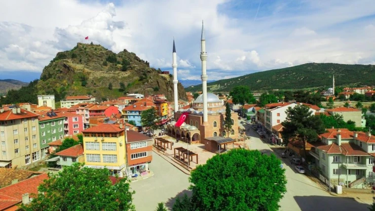 Hz. Muhammed'in(s.av.) testisini taşıyan sahabenin türbesi gün yüzüne çıkarılmayı bekliyor