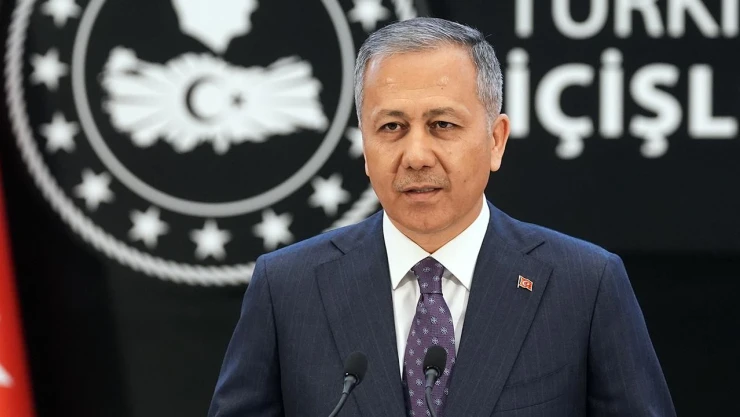 İçişleri Bakanı Ali Yerlikaya: 'Bu gece İstanbul Büyükşehir Belediyesi soruşturmasıyla ilgili eylemlerde 323 şüpheli gözaltına alındı'